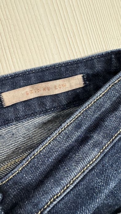 Blugi Guess 29 +tricou gratuit