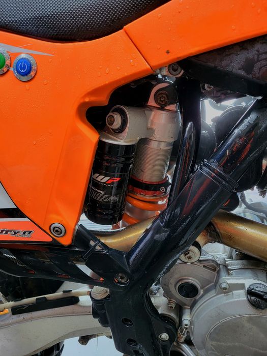 Vând ktm sxf350 2011 nu(honda,kawasaki,gas gas,husqvarna,husaberg)