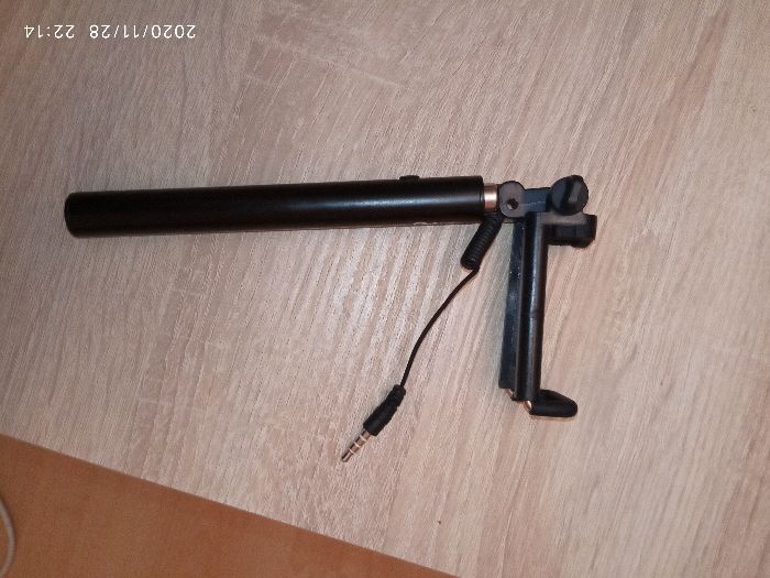 Чисто нови мини селфи стикове Cellular Line с жак 3,5мм черен