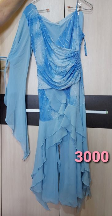 Продам вечерние платья