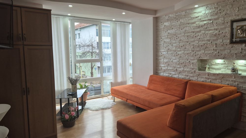 Apartament 2 camere decomandat centru et 1 utilat mobilat