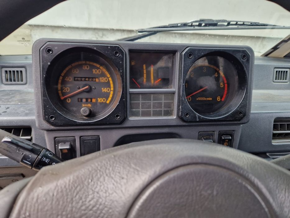 Mitsubishi pajero mk1