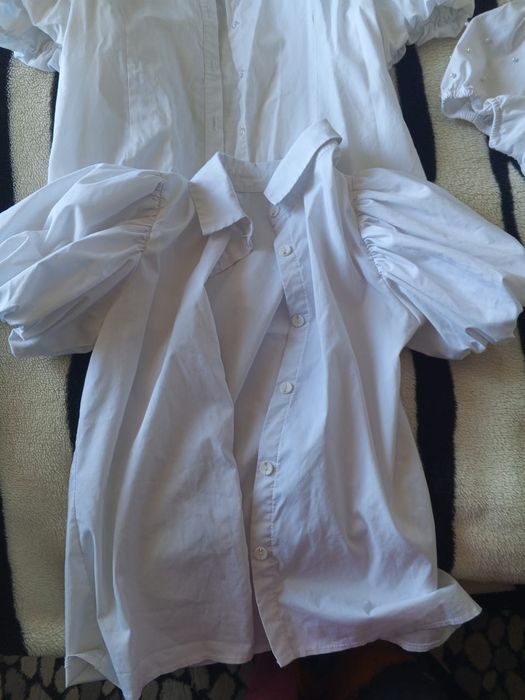 Продаются блузки к школе