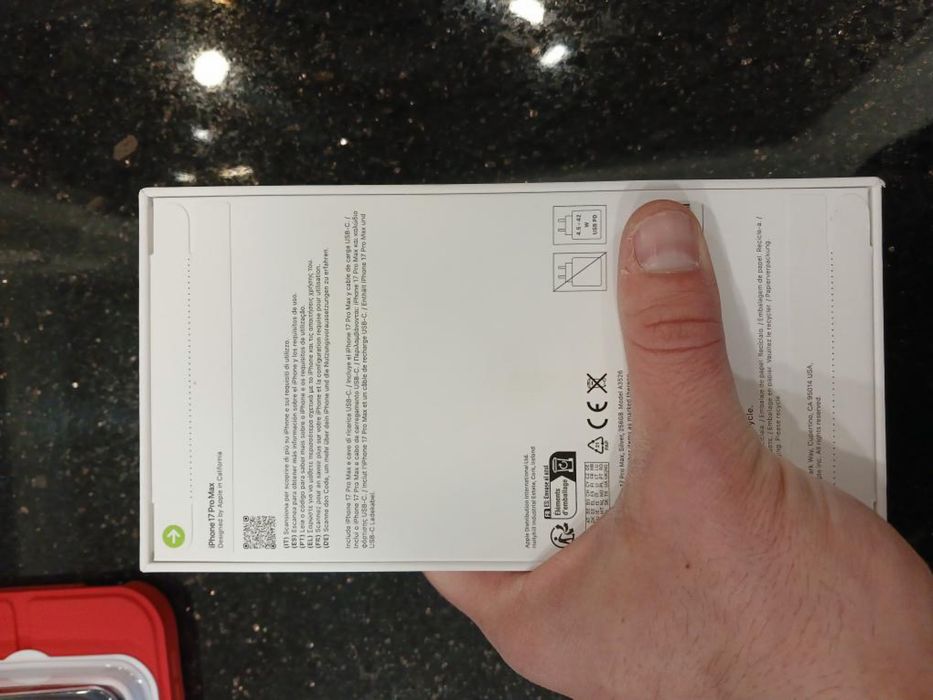 Vând iphone 17 pro max 256 gb!