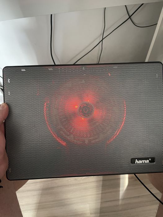 Vand CoolerPad Laptop Hama nou 11-15.6 inch lumina rosie!