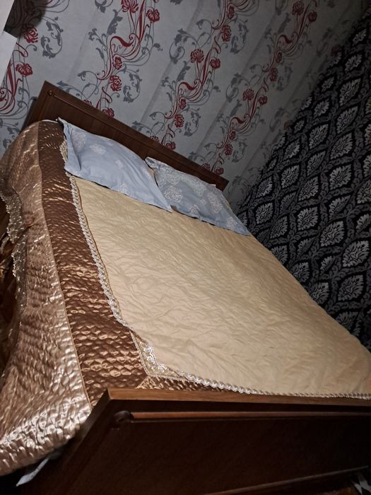 Продам двухспальную кровать