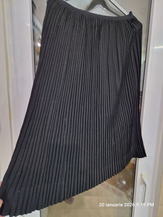 Fustă de stofă lănă,plisată groase
