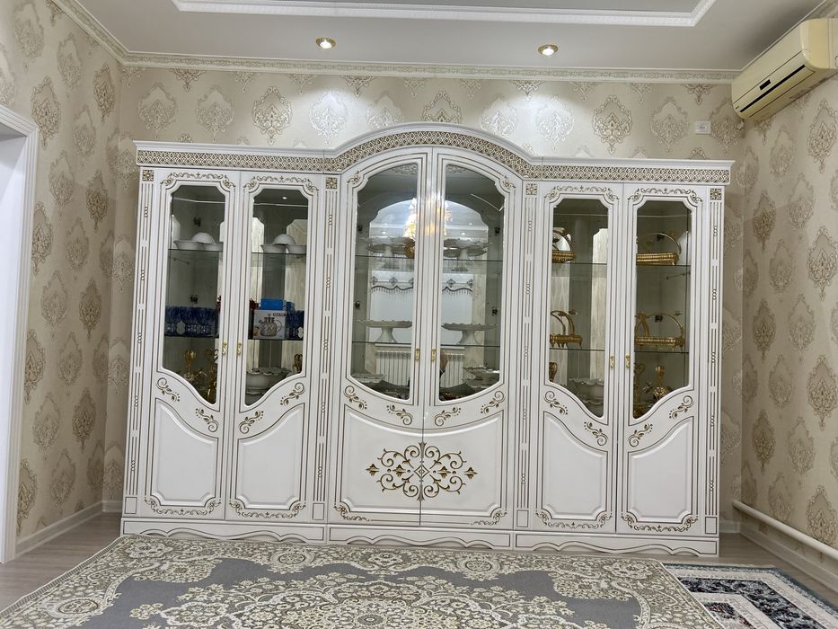 Стенный гарнитур сатылады