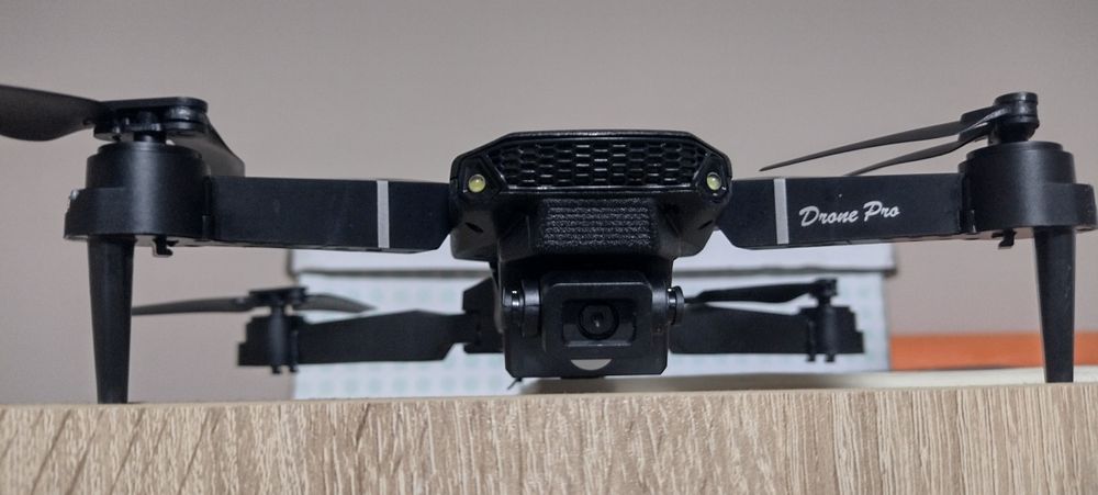 Mini Дрон с камера която се върти на 360°