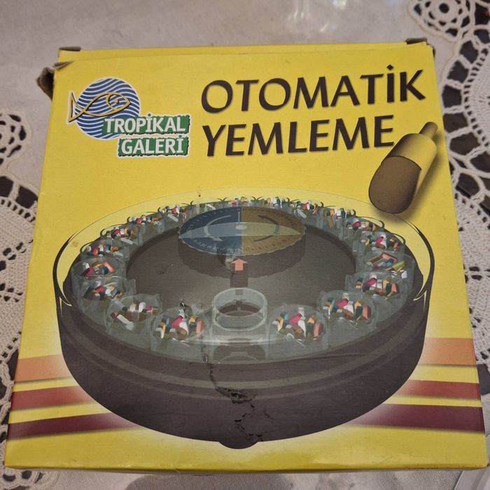 Автоматична хранилка за аквариумни рибки "Tropikal Galeri".