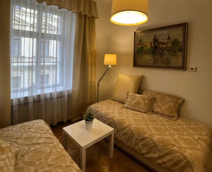 Дава се под наем Двустаен апартамент в Пловдив, Център - 65 кв.м за 331.5 € - Снимка #2