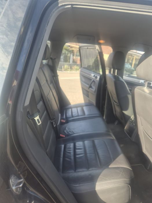 Vând Touareg Volkswagen