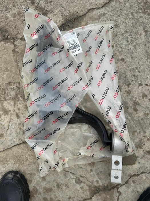 Передний рычаг, правый MAZDA6 gh 2007