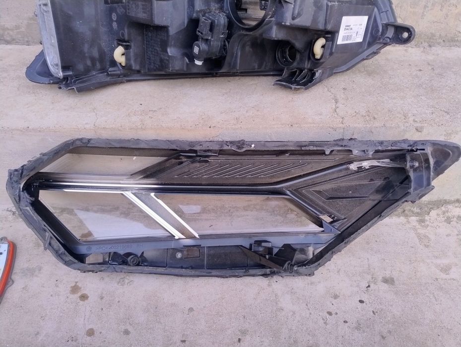 Far dreapta Logan, Sandero III