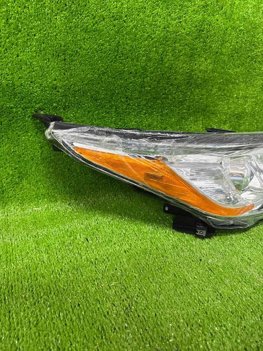 Фара на Toyota Highlander дубликат