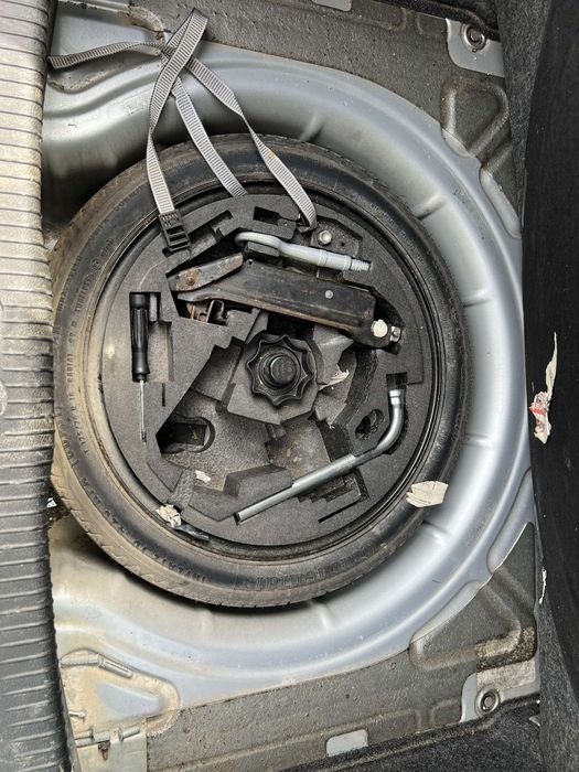 Продавам ВСЯКАКВИ Голф 5ци на ЧАСТИ, имам над 10 голфа 1.4 1.6 1.9 2.0