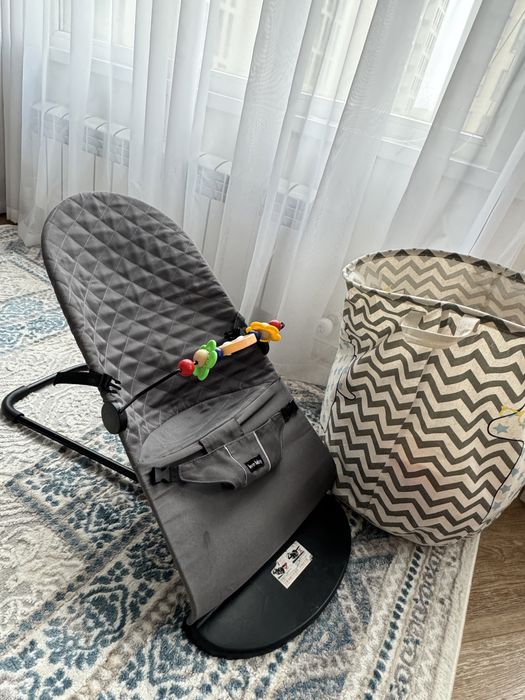 Шезлонг. Игрушки в подарок