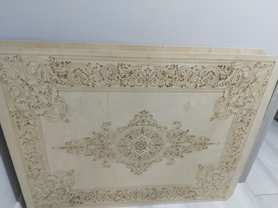 Продается стол срочно новый почти