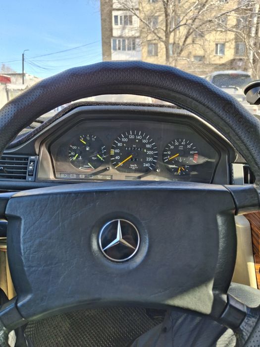 Мерседес Benz . Простой