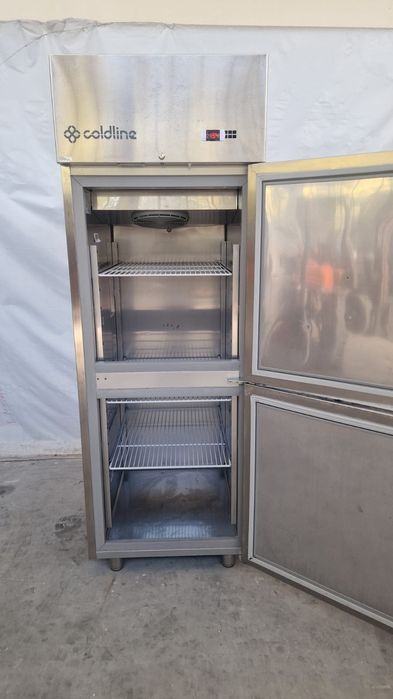 Плюсов хладилник Coldline изцяло от неръждаема стомана