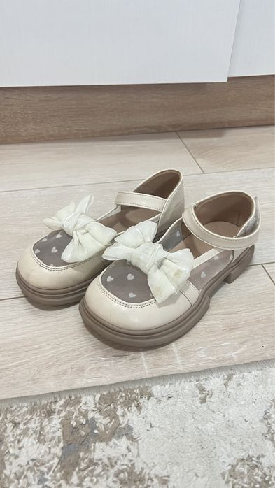 Отдам босоножки на девочку