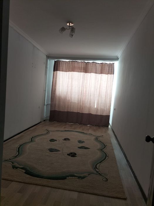 1xonali xonadon sotiladi.Shaxar markazidan.Garden house orqasi