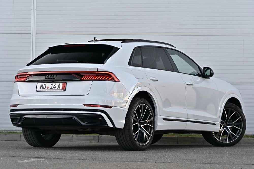 Audi q8 09/2018 s line  interior exterior extra full alb/negru