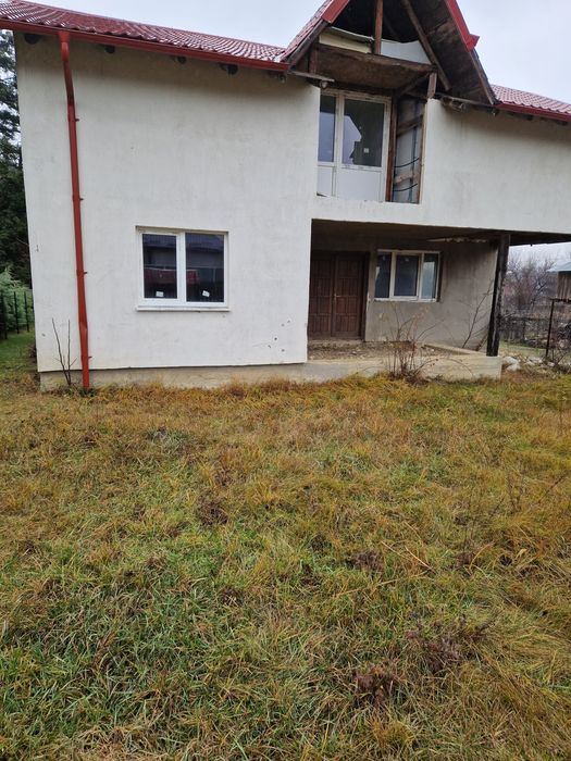Casa 5 camere Soveja