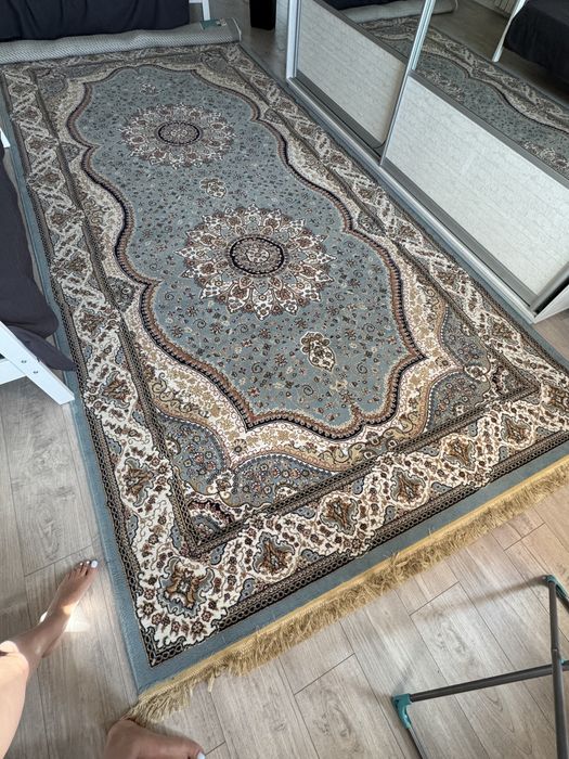 Продам ковер 2х4 40000  тг