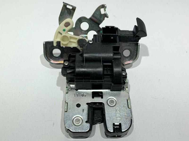 Broasca capota spate Seat Toledo 4 8R0827505A Berlina