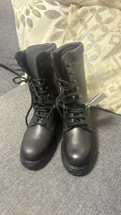 Полицейски дамски кубинки номер 38