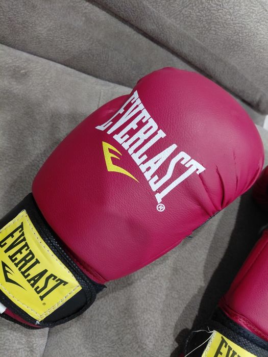 ПРОДАМ черчатки бля бокса