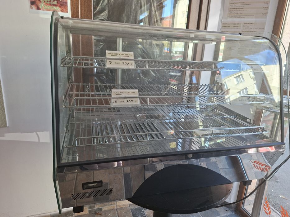 Vitrina calda si Vitrina rece