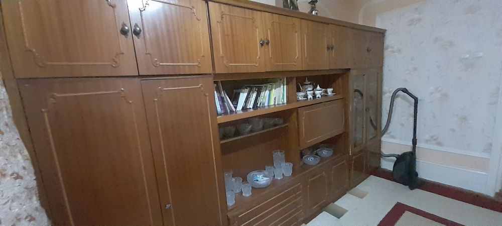 Мебель гостиная в хорошем состоянии