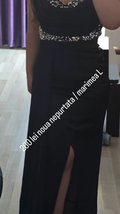 Vand rochii de seara noi cu eticheta