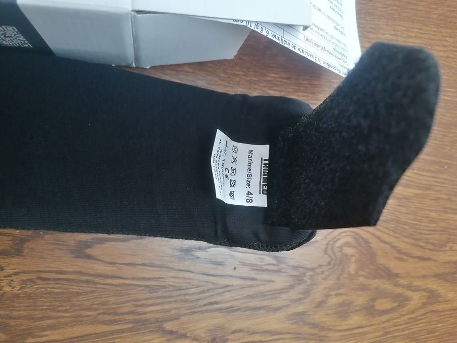 Guler cervical moale, conceput pentru a oferi suport și imobilizare pa