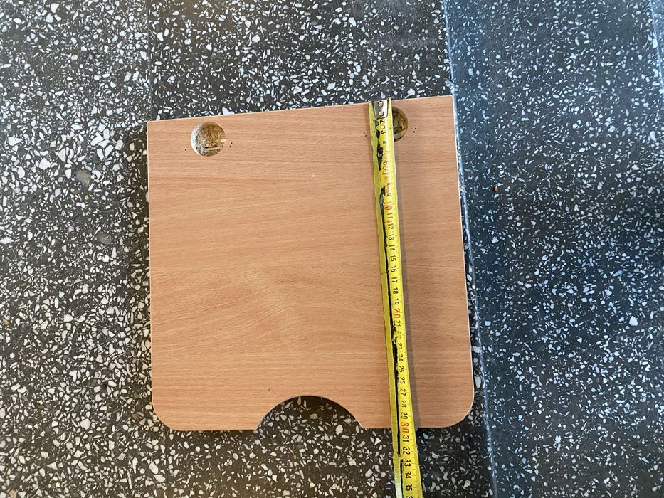 Vând usite pt dulap copii din pal.