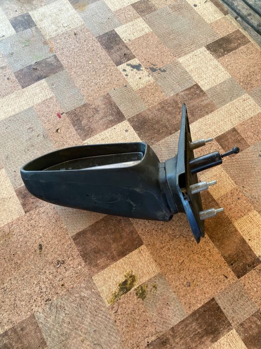 Огледало  ляво за рено 19