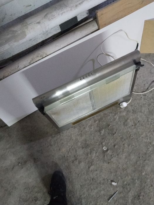 Продам вытяжку рабочая