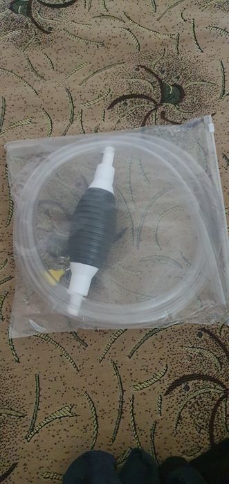 Pompa manuala  de transfer lichide. Sunați! Nu merge mesageria olx.