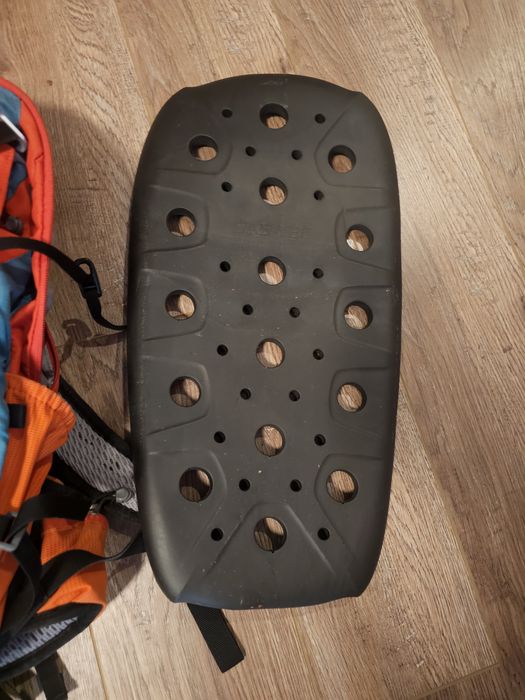 Deuter Attack 20l - раница за колело