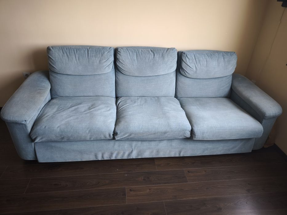 Подарявам. Диван