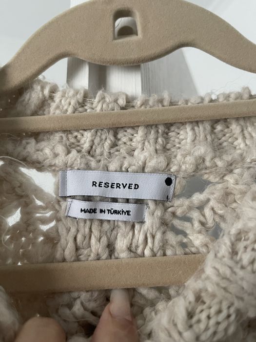 Pulover Reserved