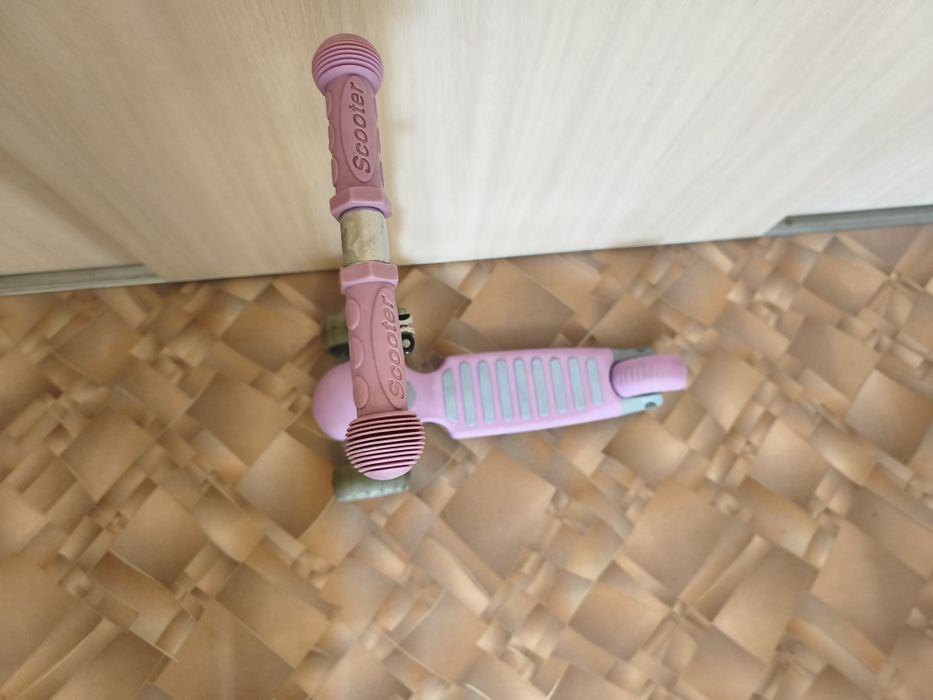Продам детский  самокат.