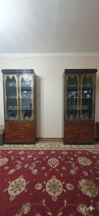 Продам комплект мебели: витрины/серванты для гостиной