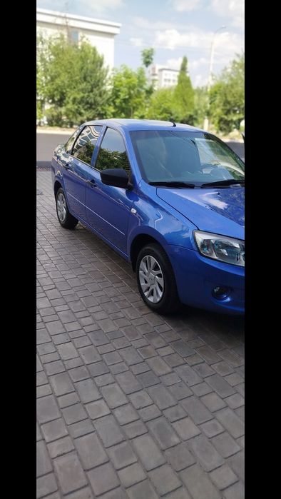 Lada Granta avto