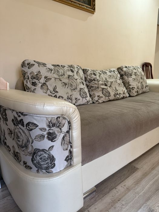 Продается диван в отличном состоянии!