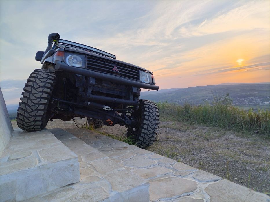 Vand sau schimb…Pajero 3.0 M57 cu punte fata Y60