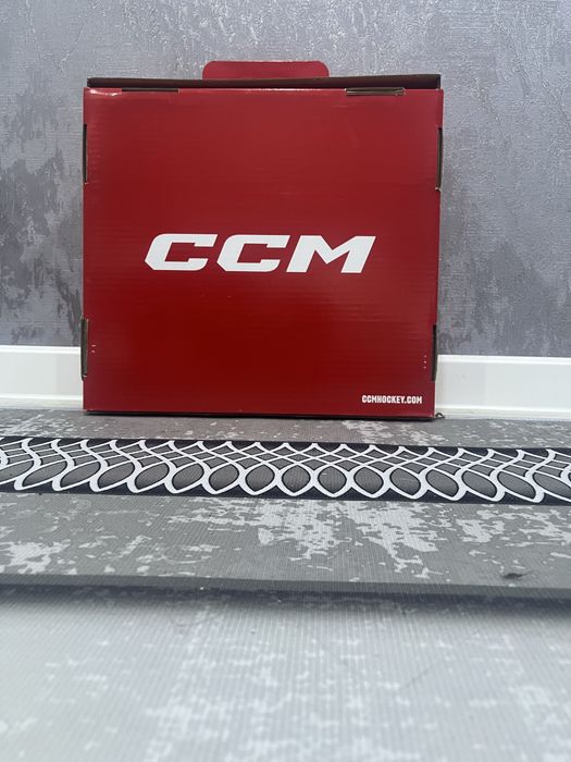 Продам коньки CCM