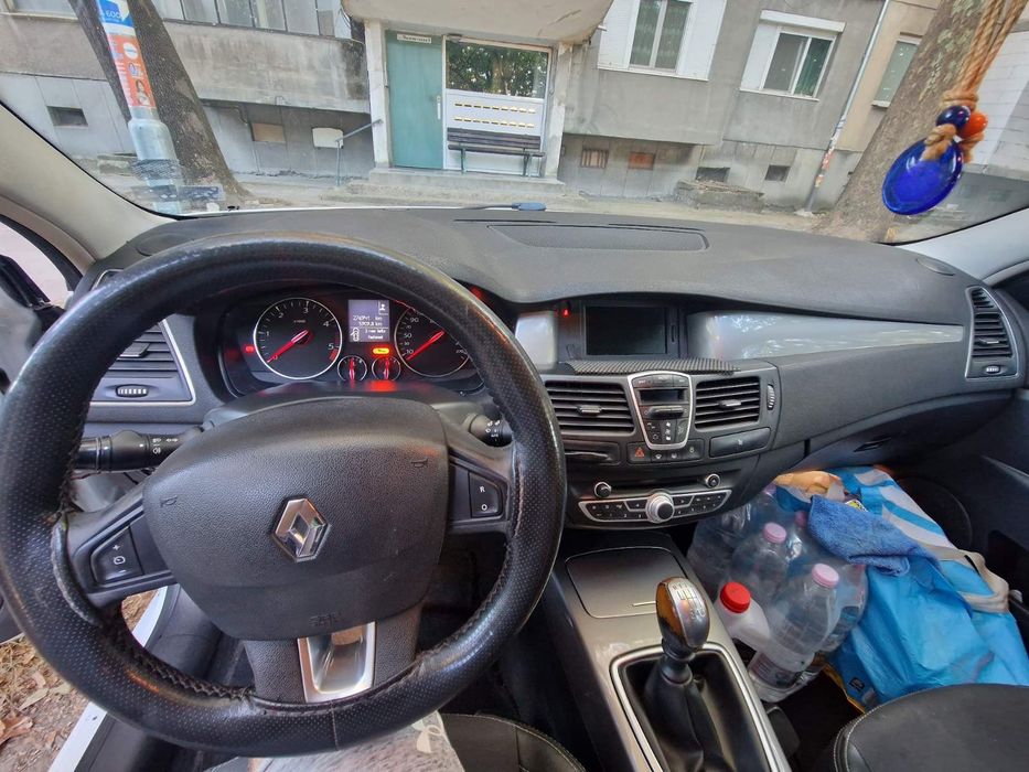 Автомобил Renault Laguna